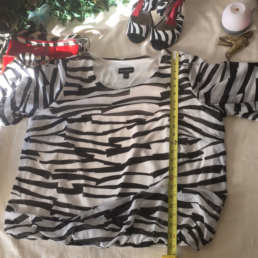 I. N. Studio Zebra Print Angled 3/4” Sleeve - Picture 3 of 8